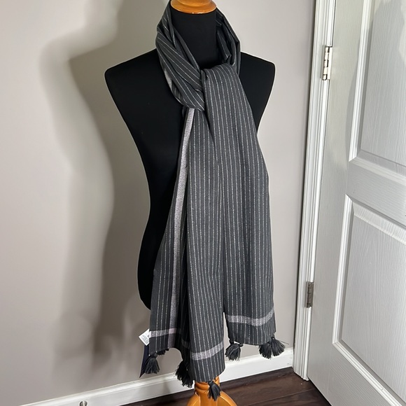 GAP Oversized Scarf/Shawl Charcoal Gray NWT - Picture 1 of 10